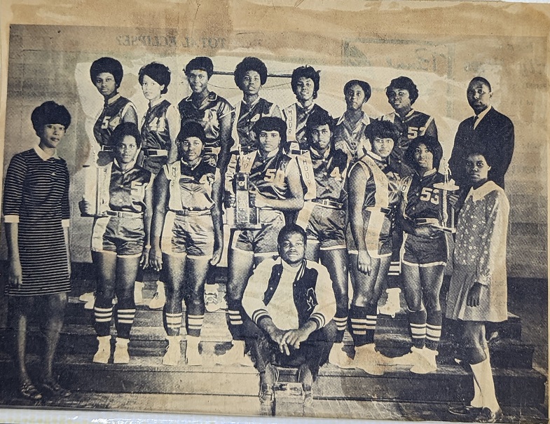 Image of Women's Varsity Basketball Team Picture